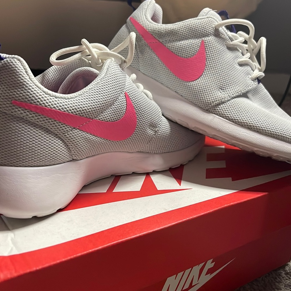 Gently worn Roshes